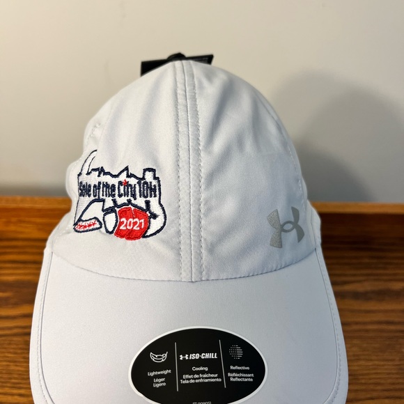 Ladies Under Armor light gray, light weight, running cap NWT - Picture 10 of 12